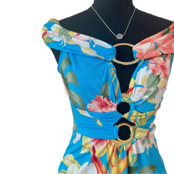 VENUS ~ Vibrant Floral Blue/Yellow/White Off-Shoulder Top w/Circular Accents - Picture 4 of 9